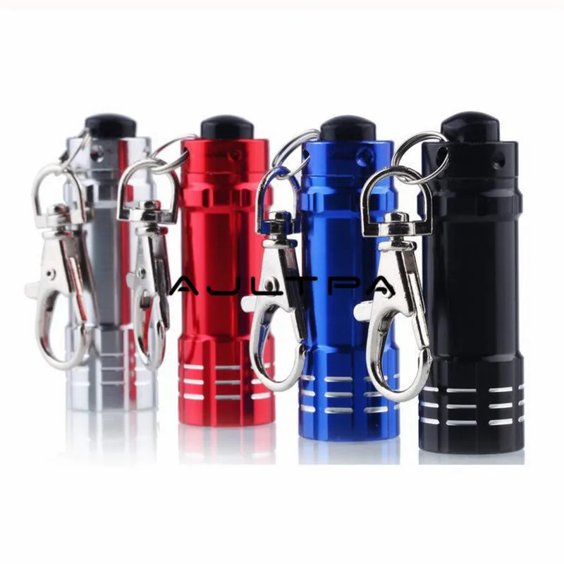 Verkauf 100 Stücke 3led Legierung Metall Keychain Männer Mini Taschenlampe Schlüssel Ringe Hohe Leistungsstarke Auto Schmuckstück Schlüssel Kette Outdoor Camping überleben Werkzeug