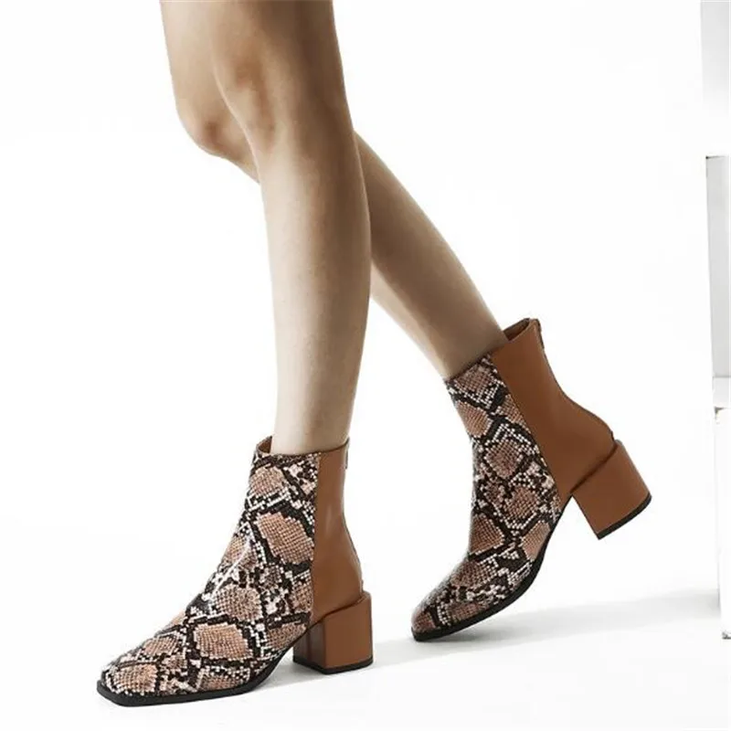 

Весенние ботинки «Челси» с животным принтом; Женская обувь; Ботильоны из искусственной кожи на квадратном каблуке с квадратным носком; Цвет...