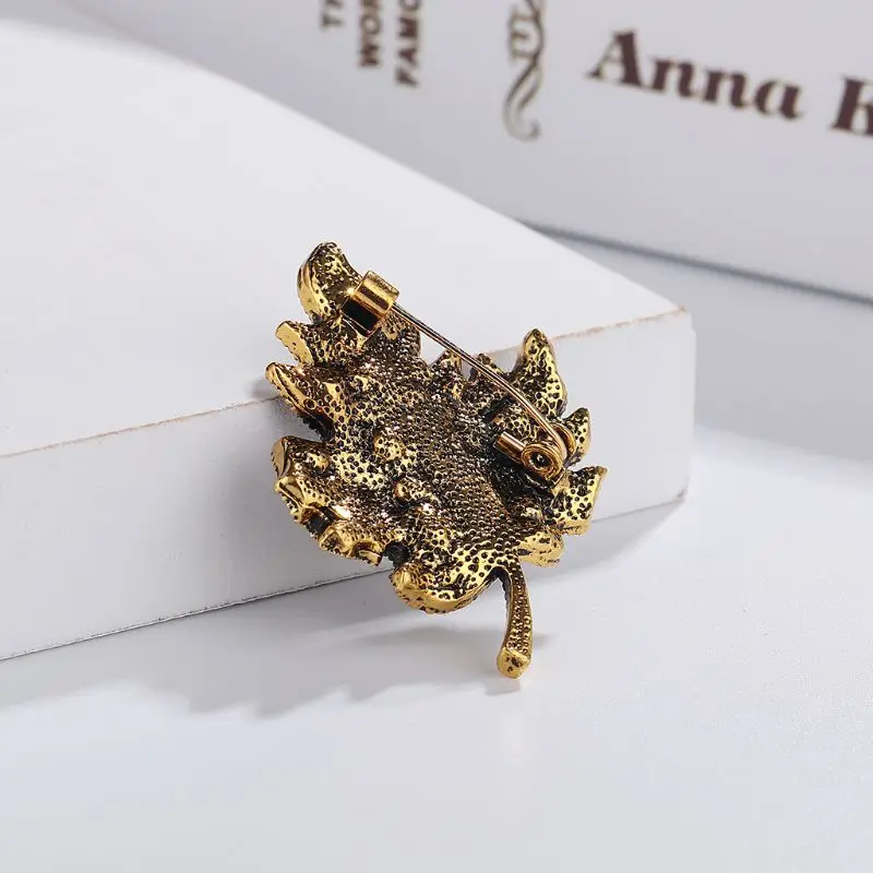 Простая инкрустация кленового листа брошь из сплава со стразами элегантные