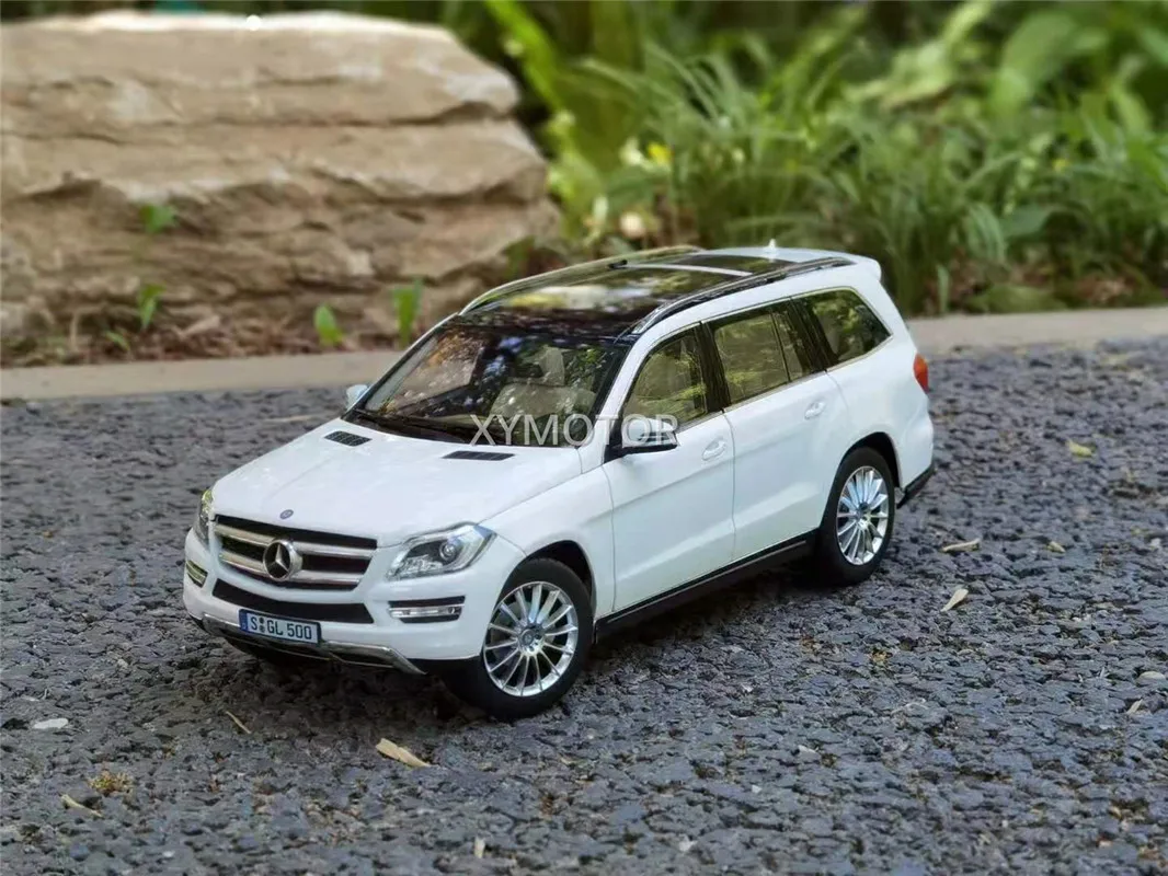 

Модель внедорожника Diecast 1:18 для Mercedes-Benz GL500 GLS GLS500, белые подарки для детей, коллекционные украшения, демонстрация металла
