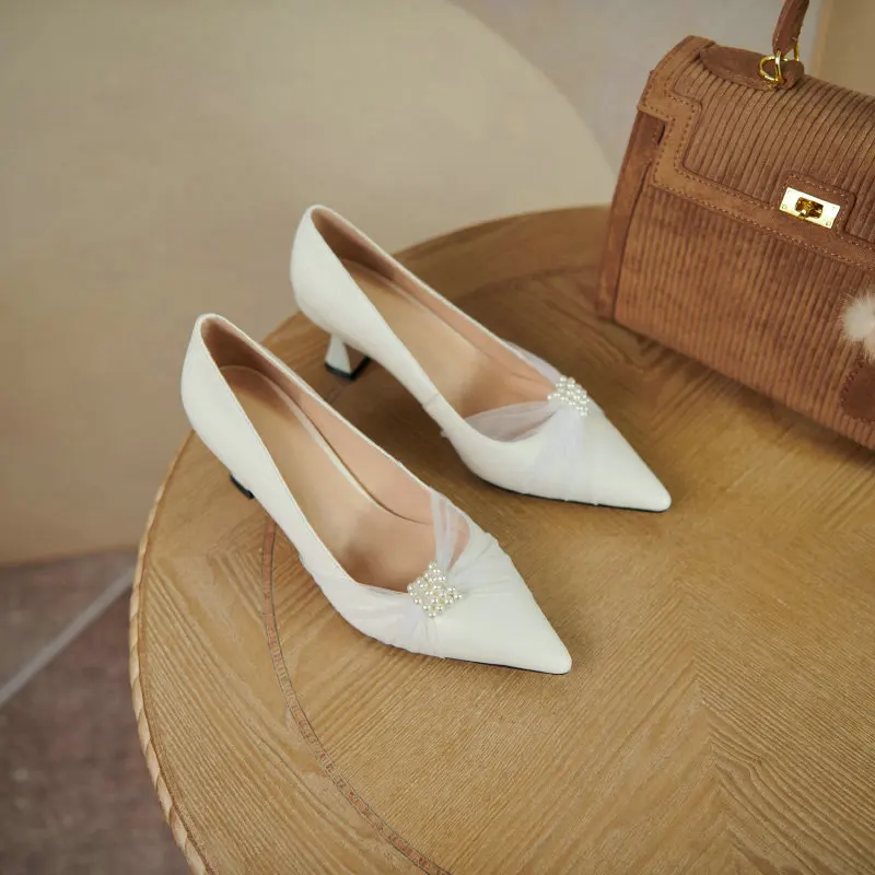 

QUTAA 2021 Pointed Toe Genuine Leather Sexy High Heels New Spring Fashion Party String Bead Shallow Women Pumps Size 34-43