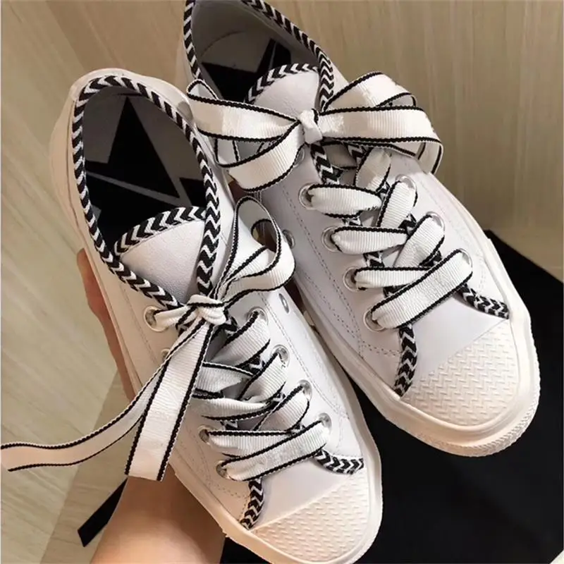 

Spring Women Flat Platform Shoes Lace Up Round Toe Sneakers Casual White Shallow Ladies Flat Shoes