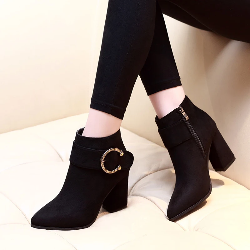 Новинка Высококачественные кожаные ботинки из флока Женские ботильоны на