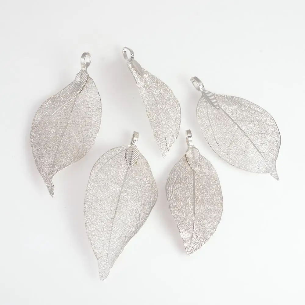 

2pcs Electroplated Natural Leaf Big Pendants for DIY Necklace Making, with Iron Findings, Size: 50~80x20~35x1mm, Hole: 3x6mm