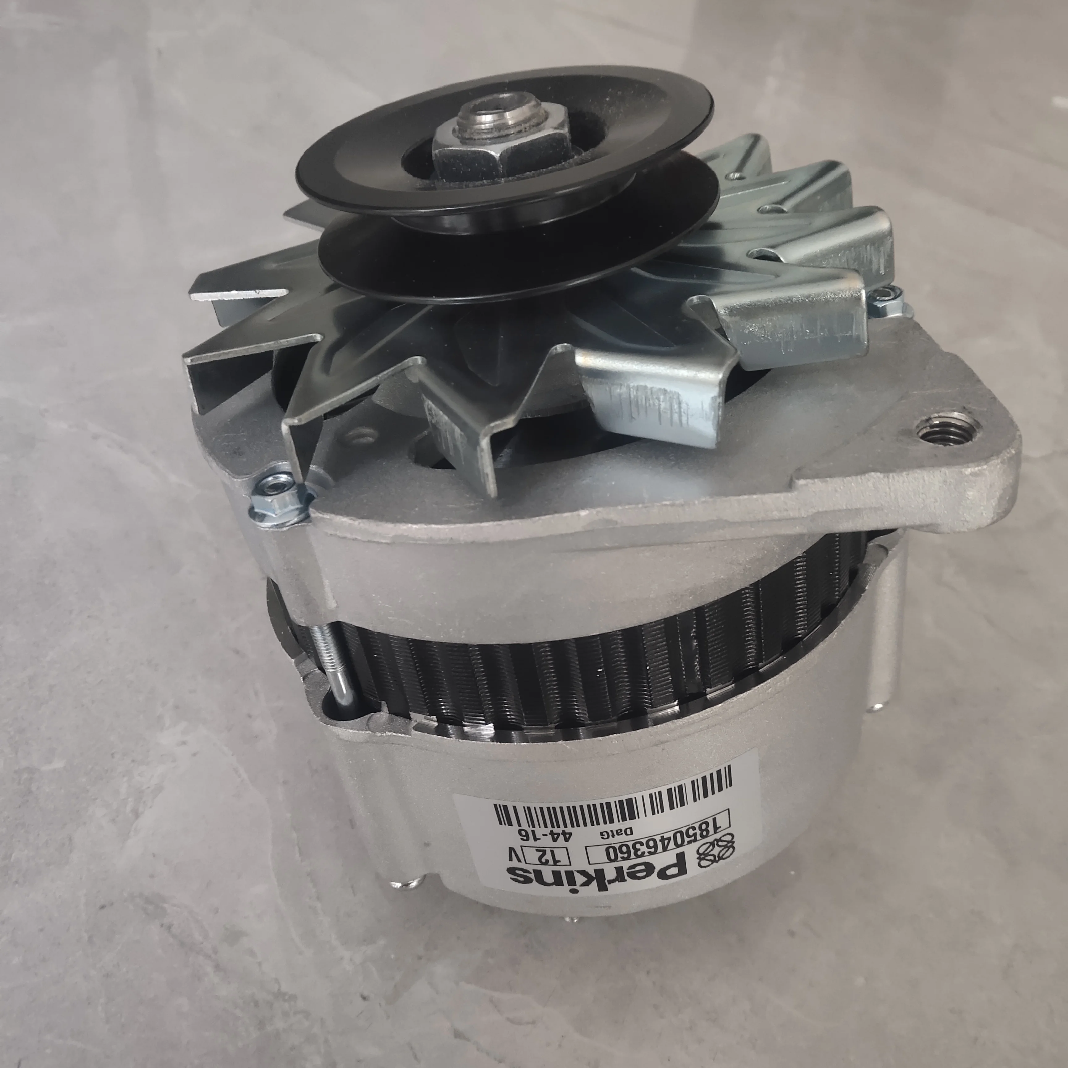 

Hot sale Alternator 12v/24v185046360