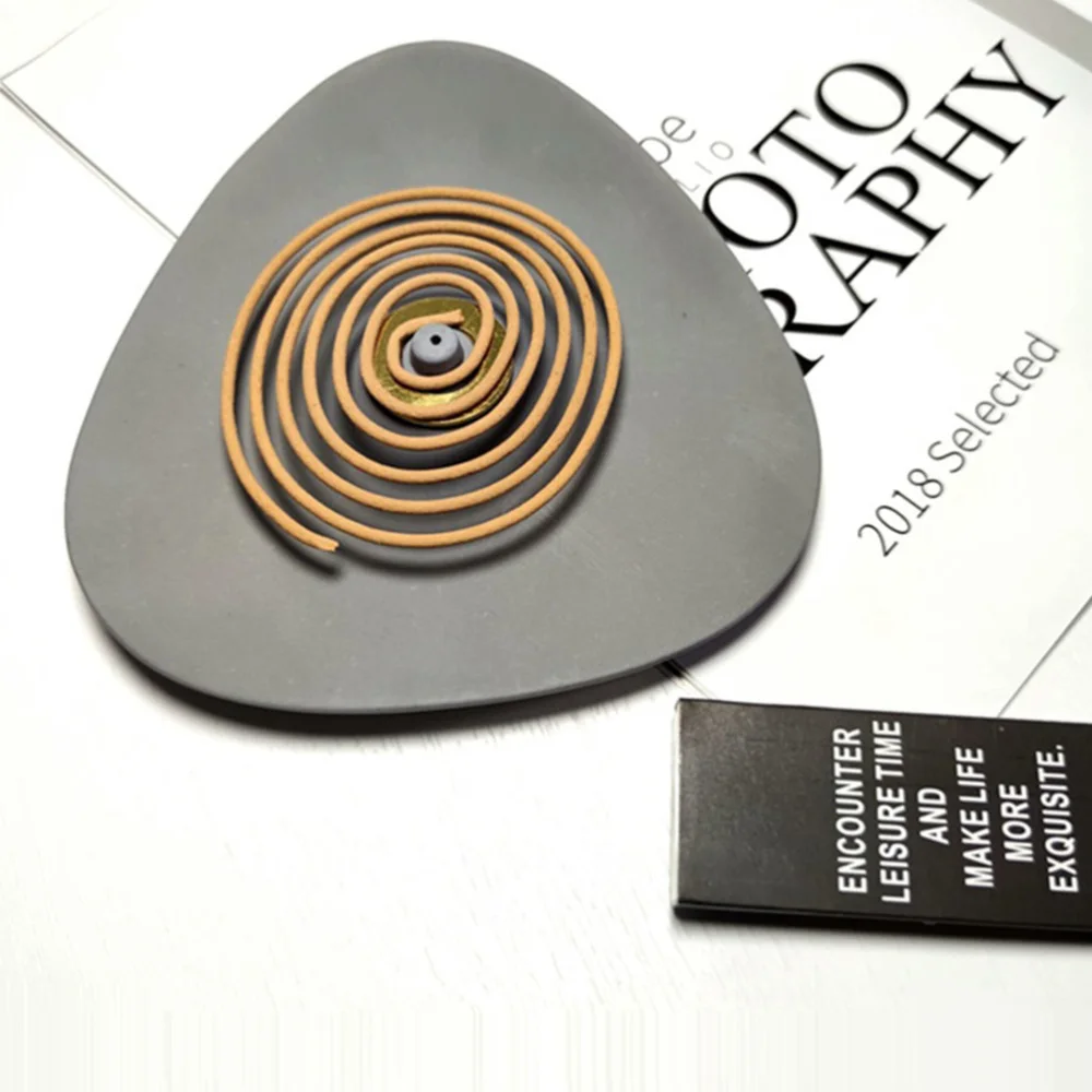 

1Pc Cement Mosquito Coil Rack Original Mosquito Coil Holder (Random Color Style)