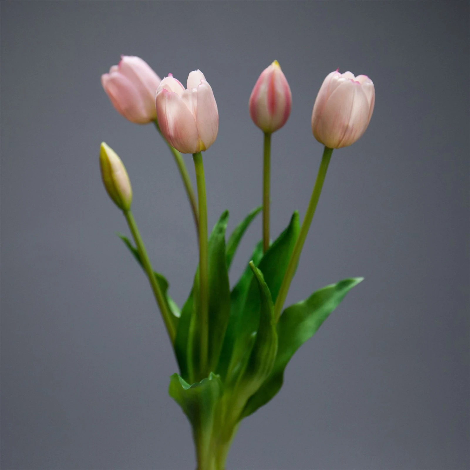 

Artificial Flower Realistic Wonderful Wedding Bouquet Prop