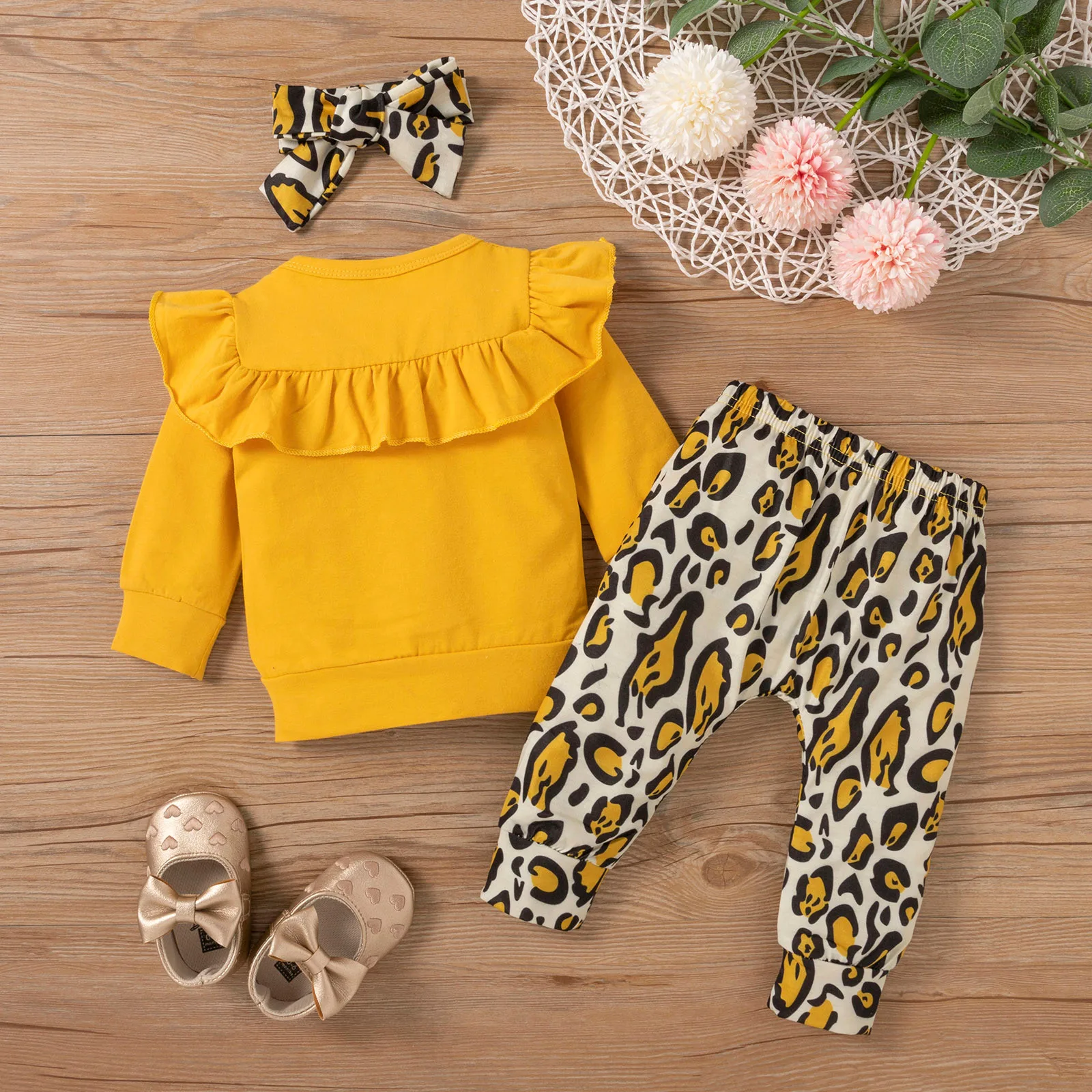 Комплект одежды для новорожденных однотонный верх и леопардовые штаны маленьких