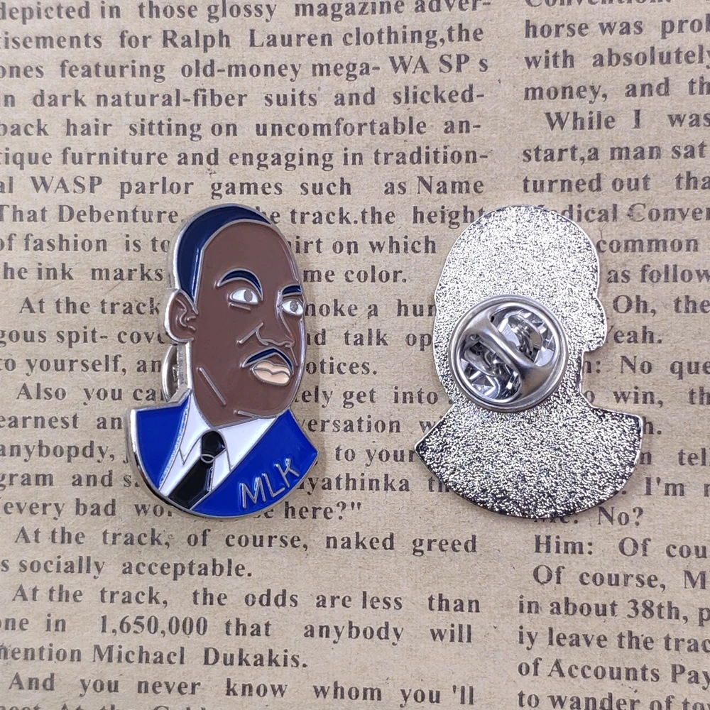 Мартин Лютер Кинг младший девиз черная живая материя эмалированная брошь на