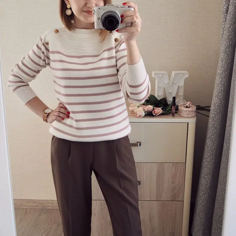 

Euro Style Women Striped Sweater Autumn Winter Crewneck Pullovers Top Button Decorate Knitted Female Jumper Pull Femme