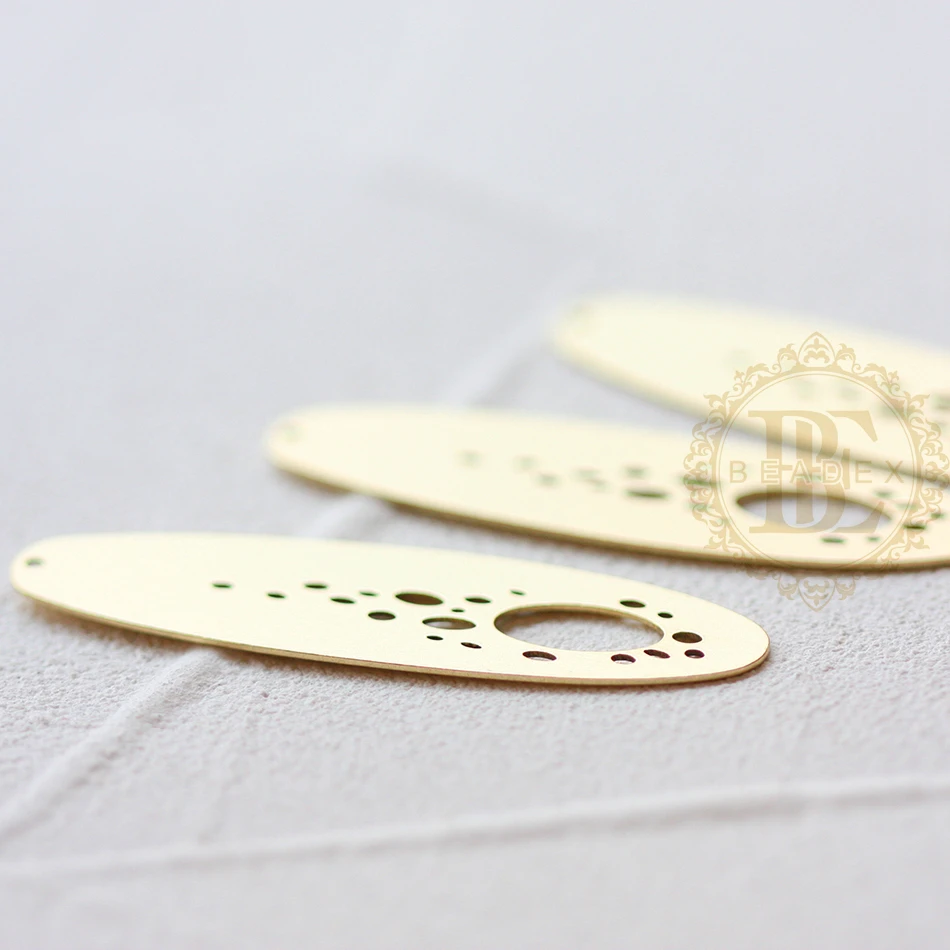 

Solid Brass Charm - Oval - 54*15mm (4606C)