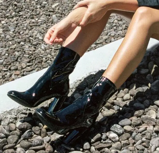 

BONJEAN Black Patent Leather Thick Heels Woman Boots Round Toe Ankle Boots Runway Fashion Shoes Winter Fur Inside Short Boots