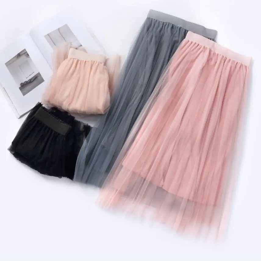 

Half length skirt in spring and summer