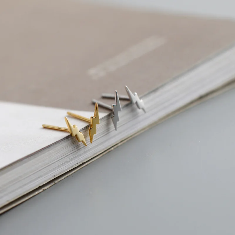 

Summer Love Mini Simple Lightning Stud Earring For Women Girls 2020 Fashion Ear Jewelry Gift Dropshipping