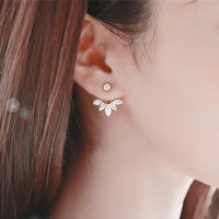 1 pair daisy designed metal alloy earrings fashion crystal stud ear ring for women elegant and beautiful ear jewelry