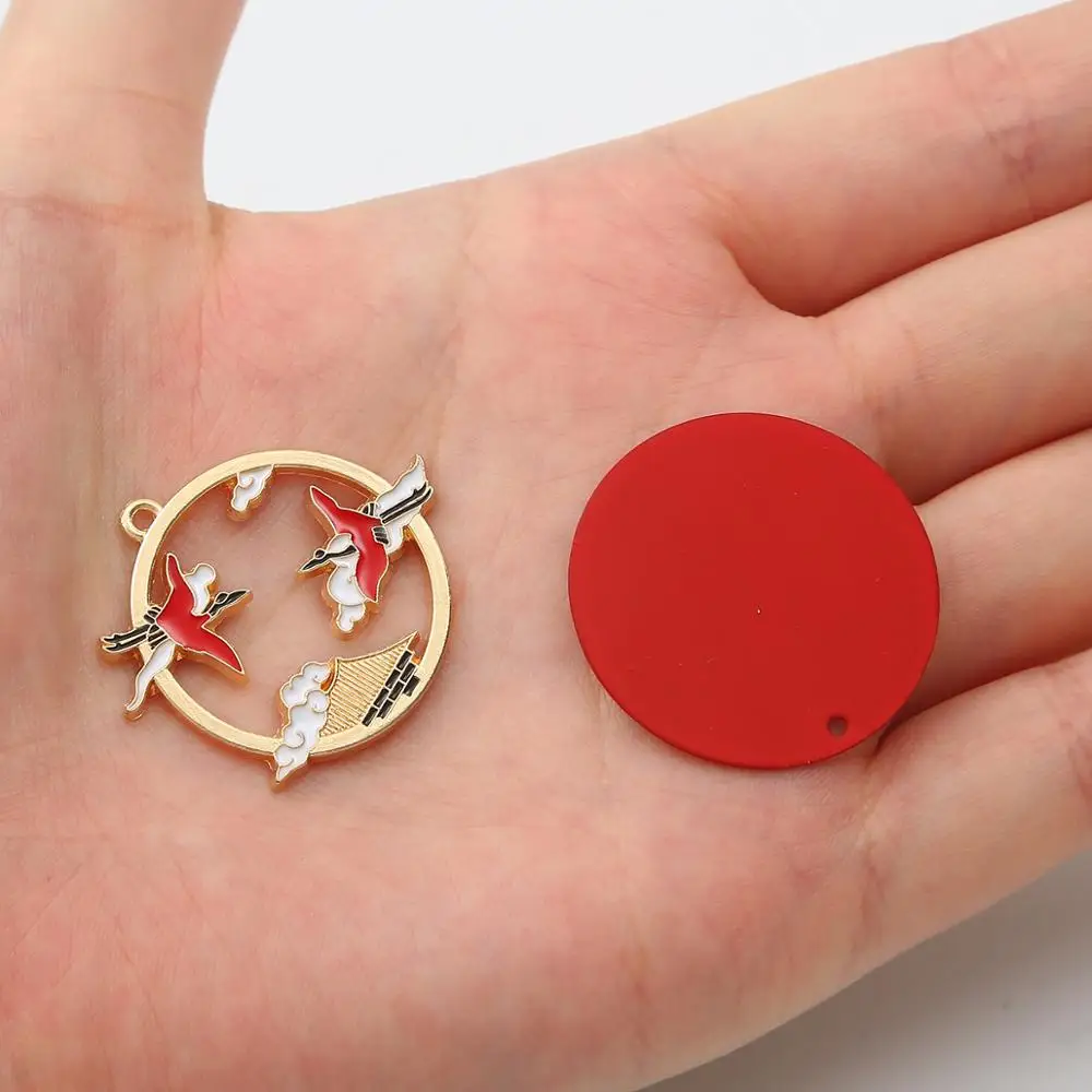 Новое поступление 2 шт Необычные эмалированные подвески из сплава металла