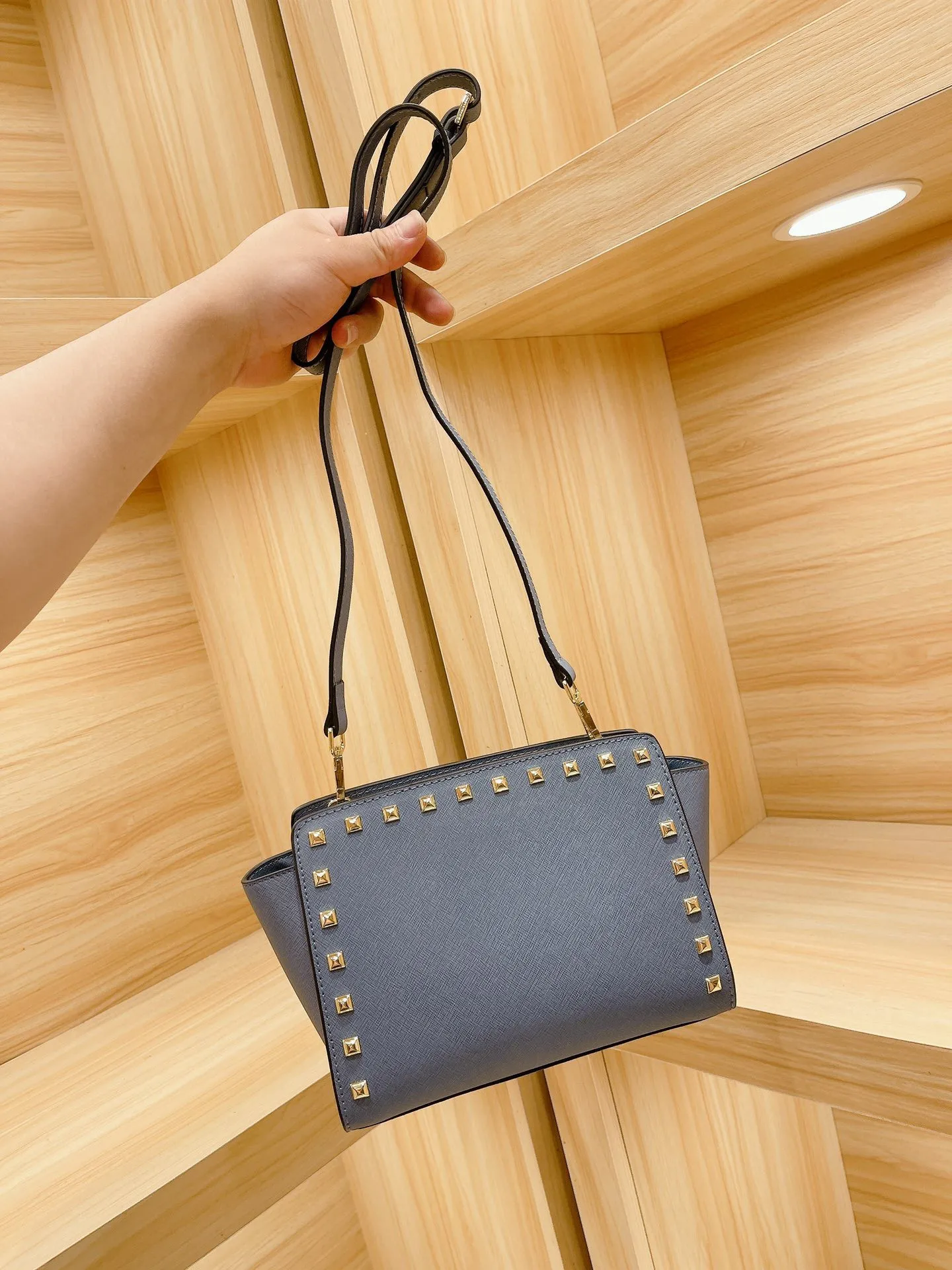 

New product recommendation fashion simple ladies shoulder bag solid color PVC zipper small square bag versatile storage bag