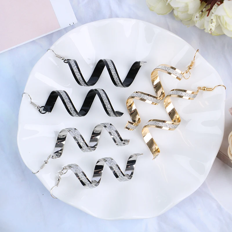 

Punk Women Twist Spiral Earrings Lady Girl Dangle Earring Charm Jewelry Valentine's Day Gift Gold Black Long Earrings