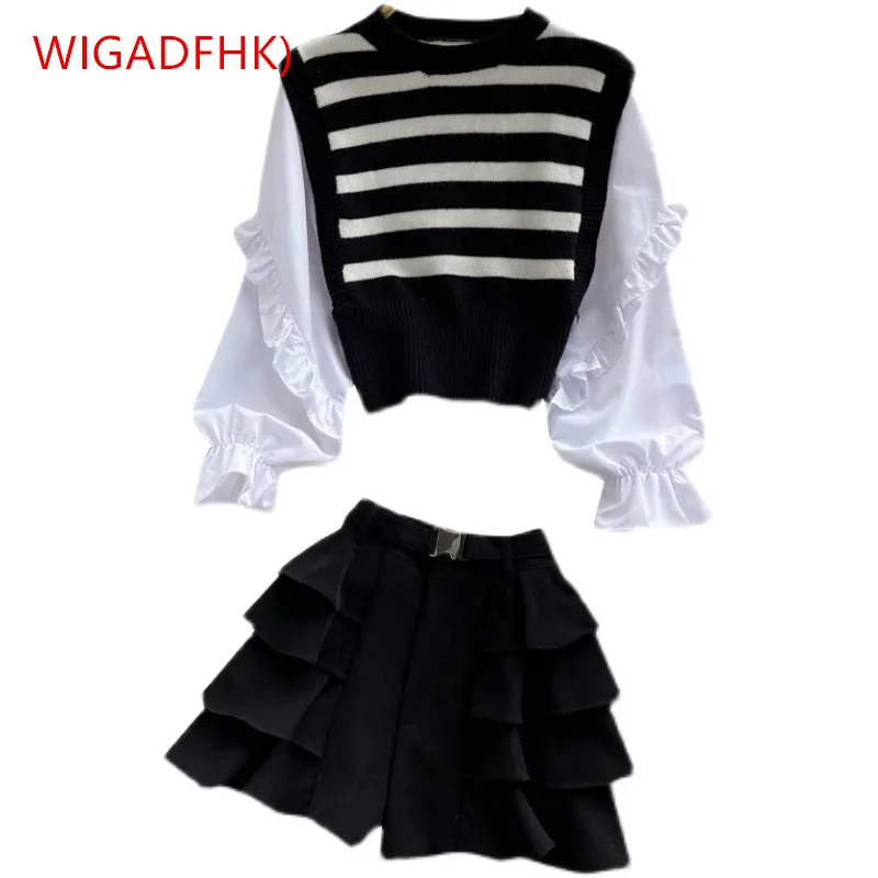 

Autumn/ Winter Western Style Suit Female New Chic Fake Two-piece Striped Sweater Knitted Top Two-piece Shorts With Wooden Ears