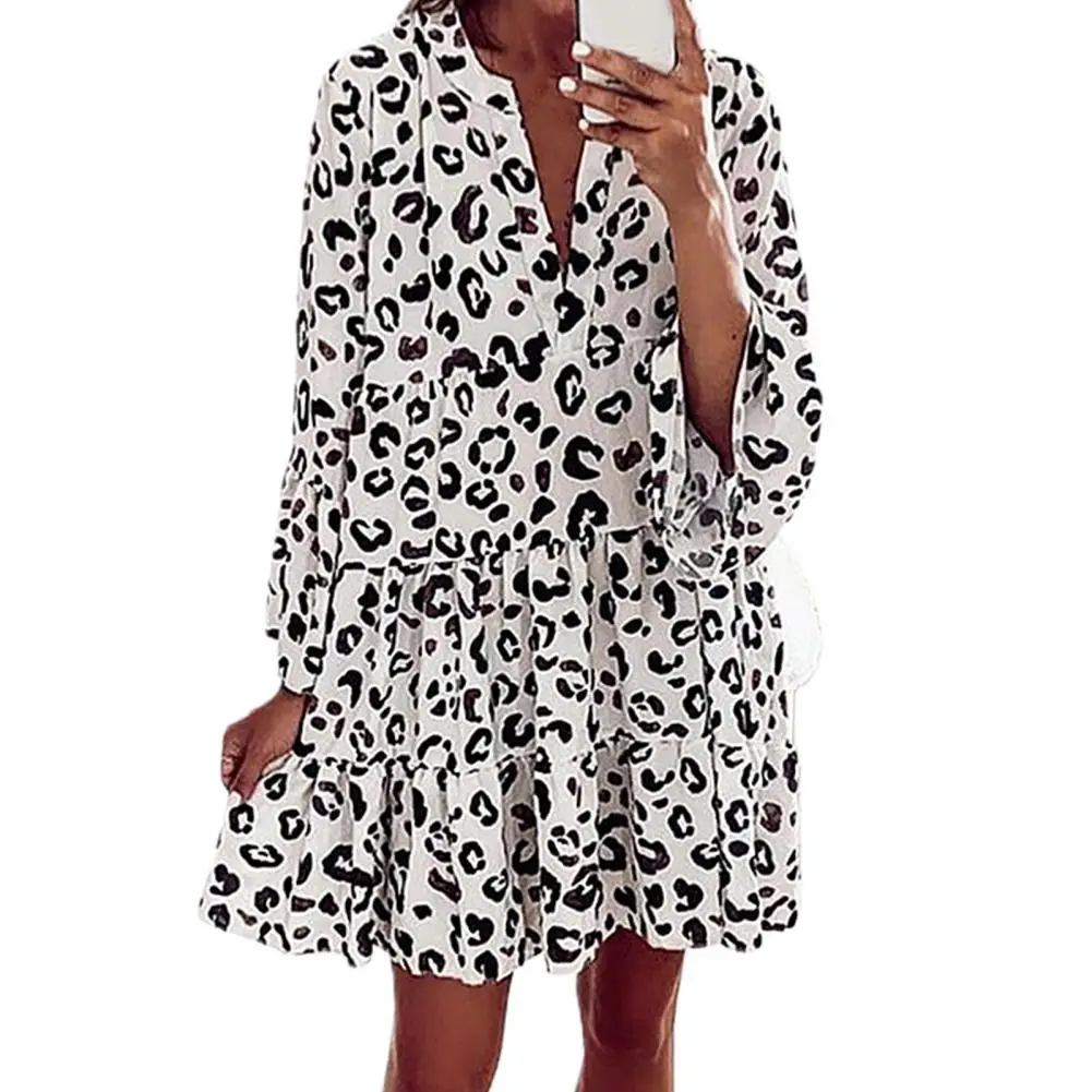 

2021 Autumn Fashion Round Neck Leopard Print Puff Long Sleeve Deep V Neck Mini Dress Women Swing Hem Casual Dress Streetwear