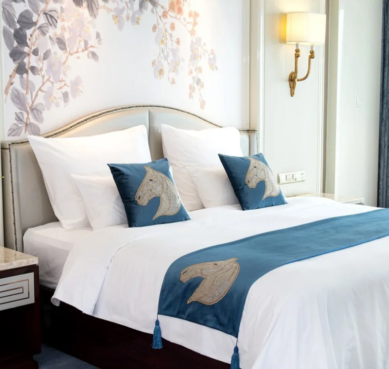 Роскошные 100% полиэстер кроватные бегунки Декор отеля с украшением в виде