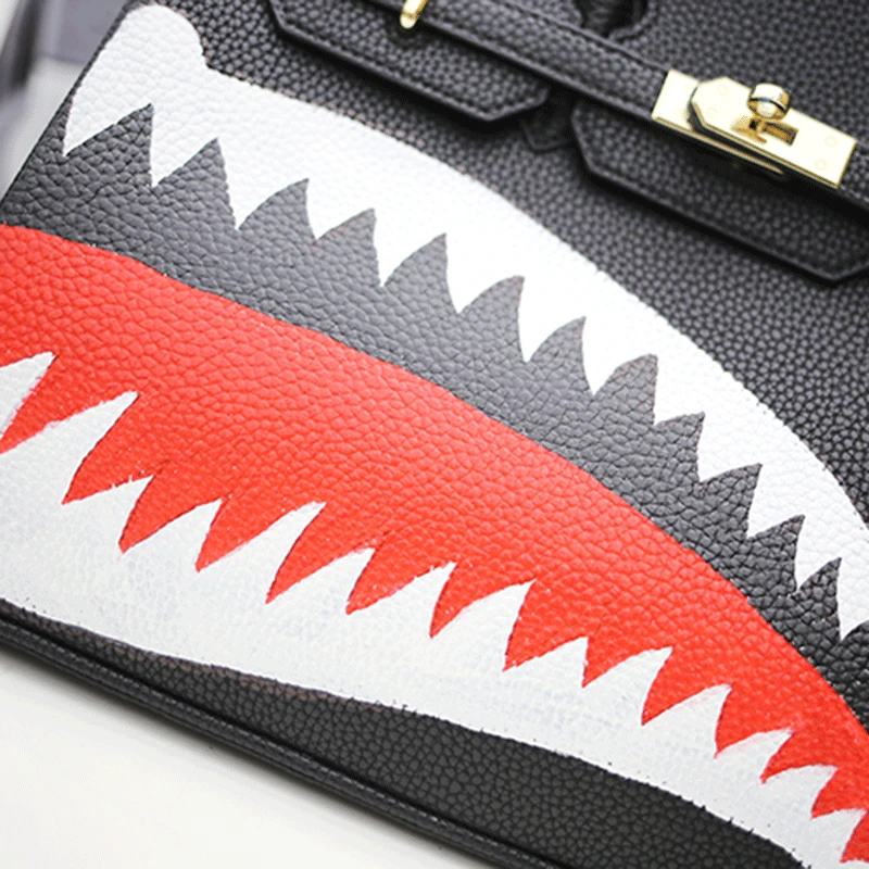 

2020 Graffiti Painter Pu leather 35CM Gold Hardware Famous Brand Manual Drawing sharks art bags platinum tote bag