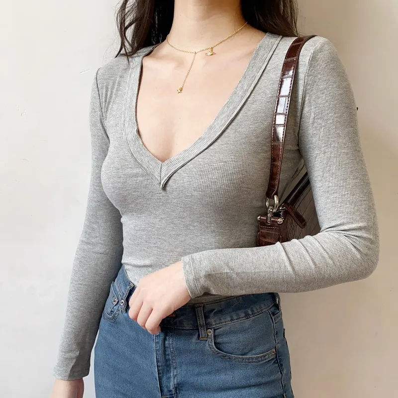 

Style Sexy Deep V-neck Long Sleeve T-shirt Slim and Slim with Undercoat