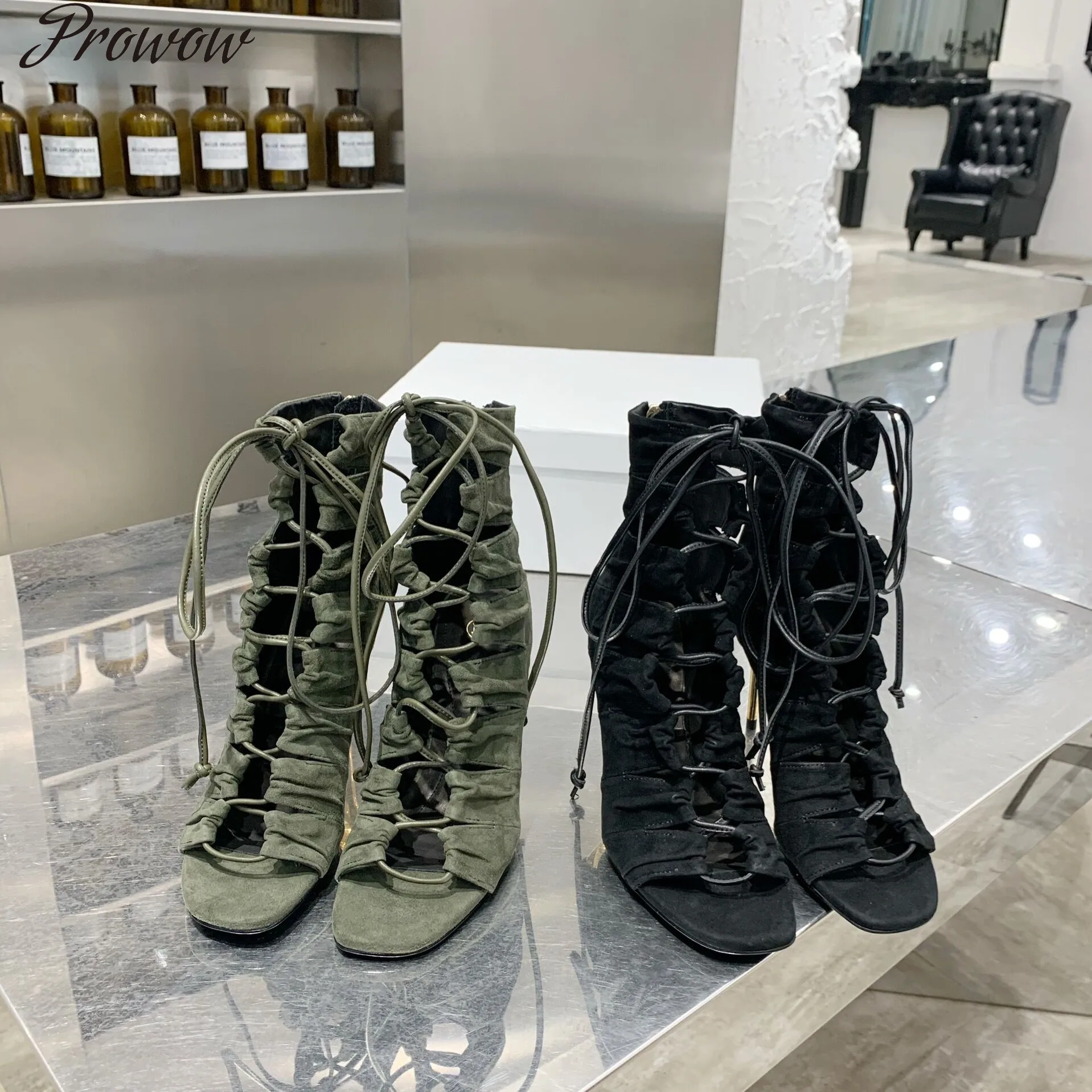 

Женские замшевые босоножки на высоком каблуке, со шнуровкой и открытым носком