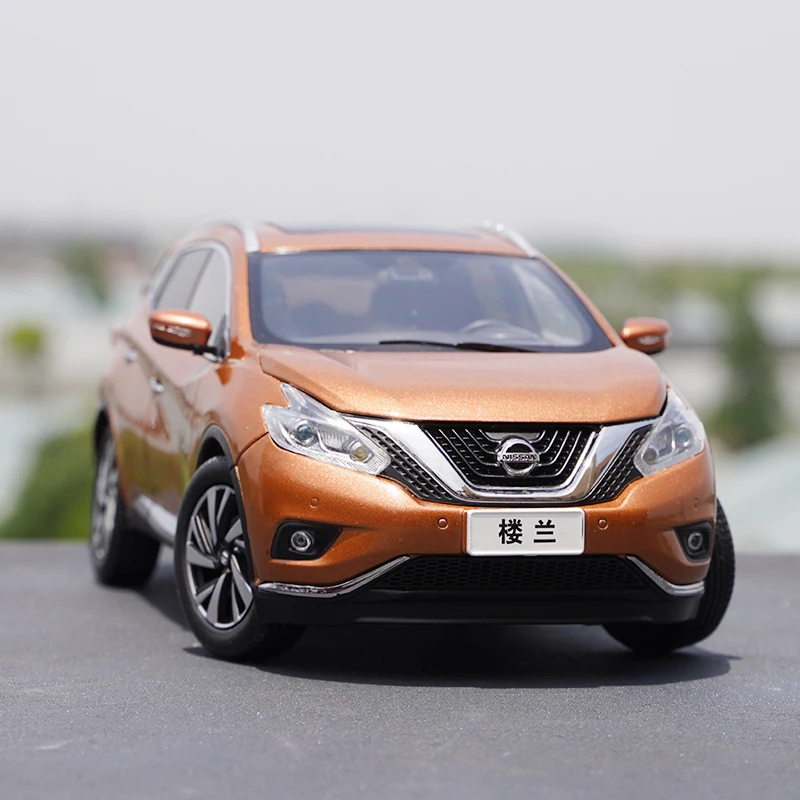 

Коллекционная сувенирная модель автомобиля из сплава Dongfeng Nissan Loulan MURANO 2015, 1:18
