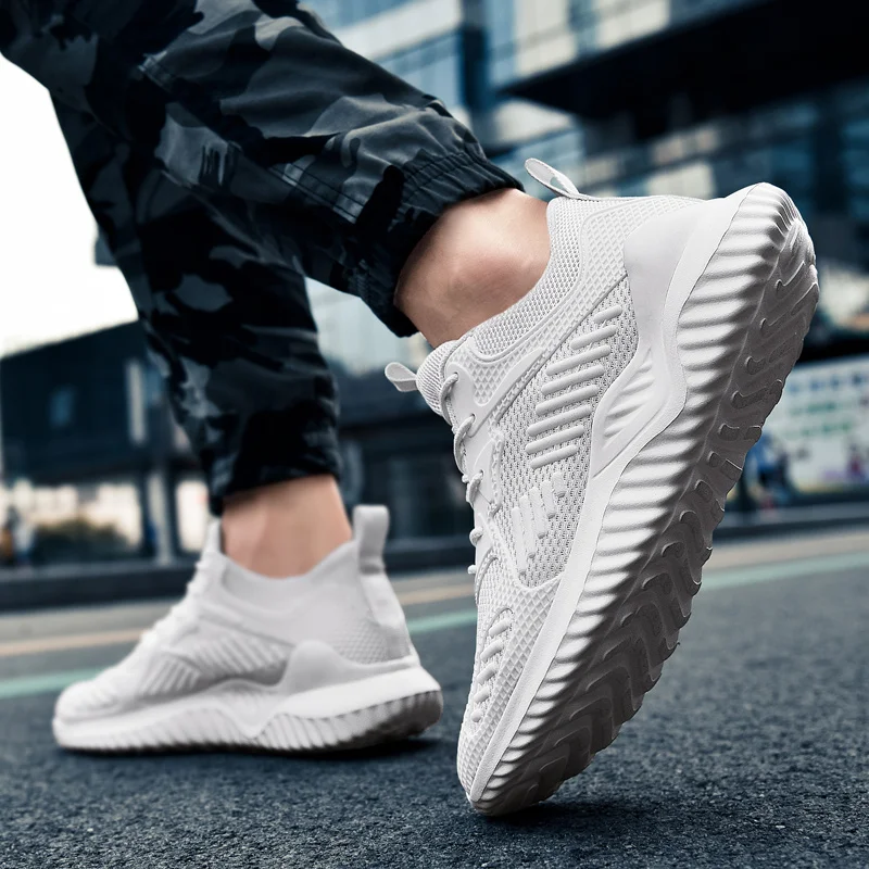 2019Autumn and winter new 36-48 large size men's sports shoes lightweight breathable knitted urban running shoes outdoor sports