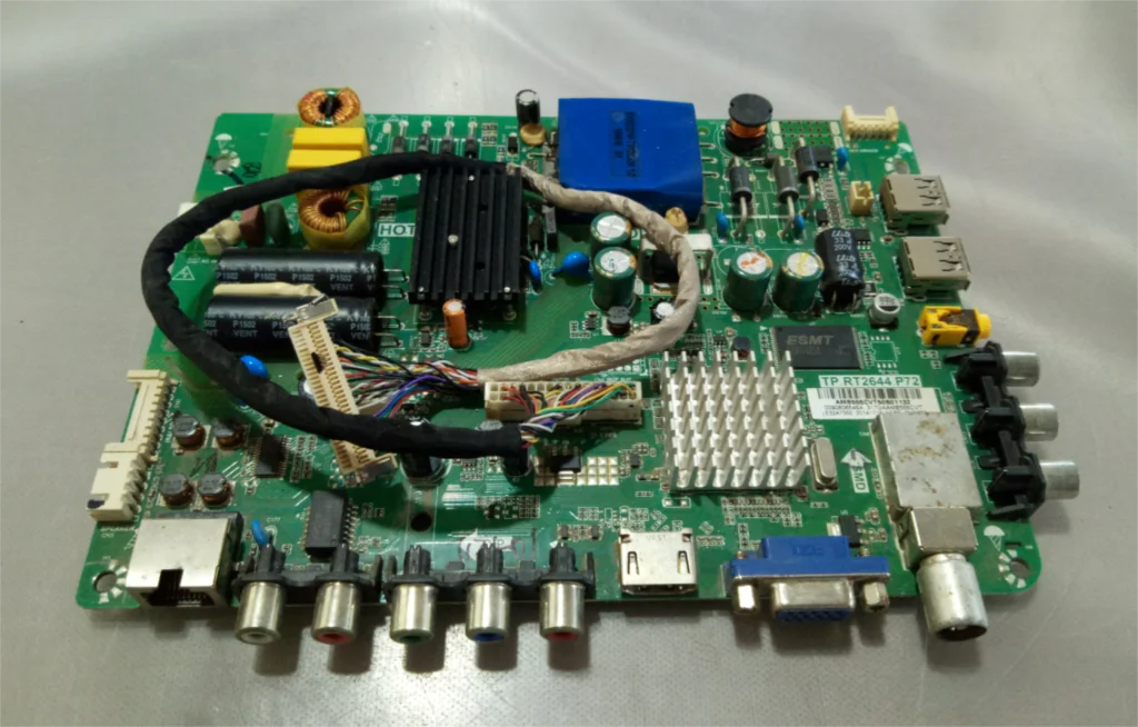 Материнская плата TP LH32U3200. RT2644. Экран P72 TPT315B5 - WHBN0 HV320WHB N00 |