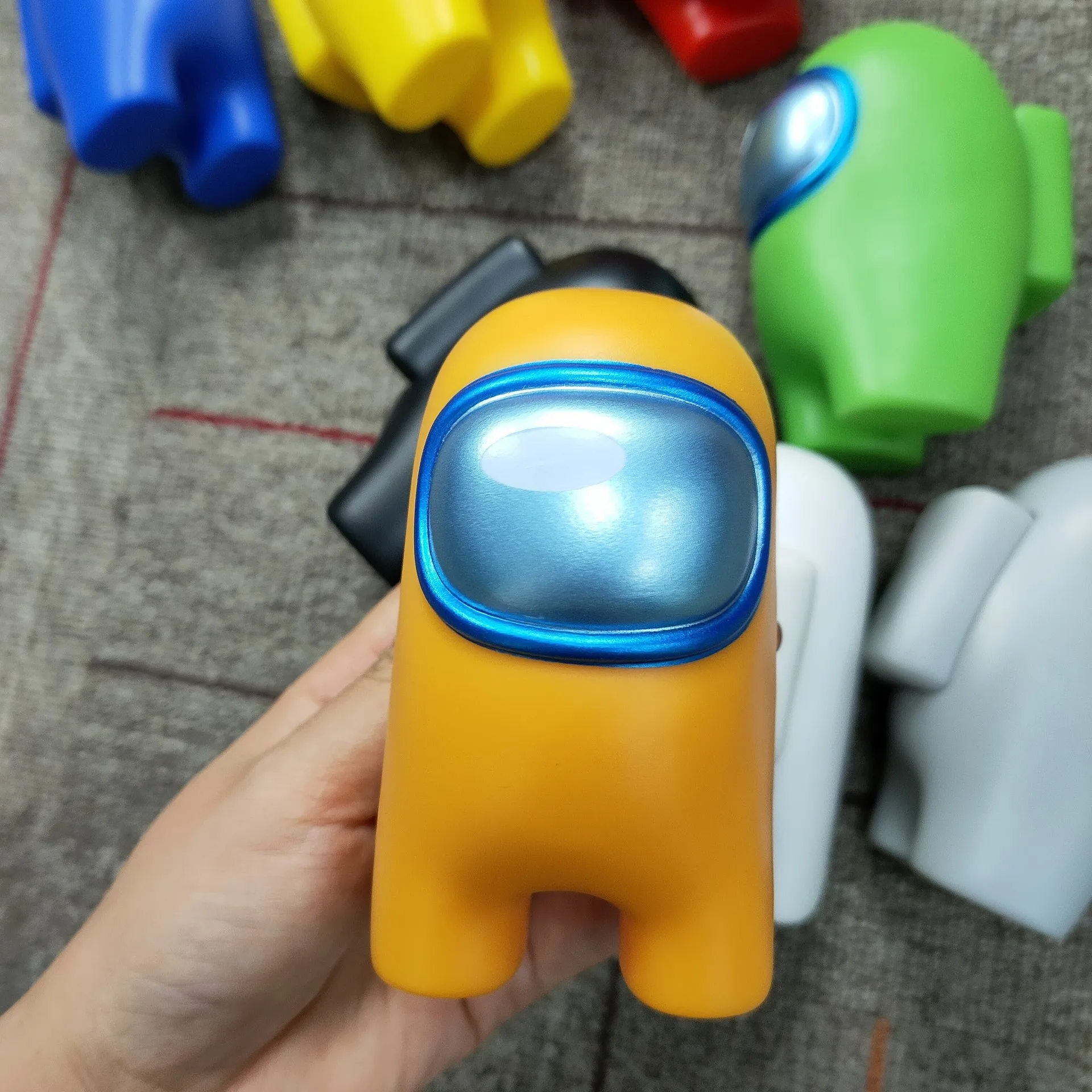 

12pcs /Set Game Among Us Furnishing Articles Space Werewolf Kill Keychain Cute Evade Glue Doll Collection Decoration Accessories