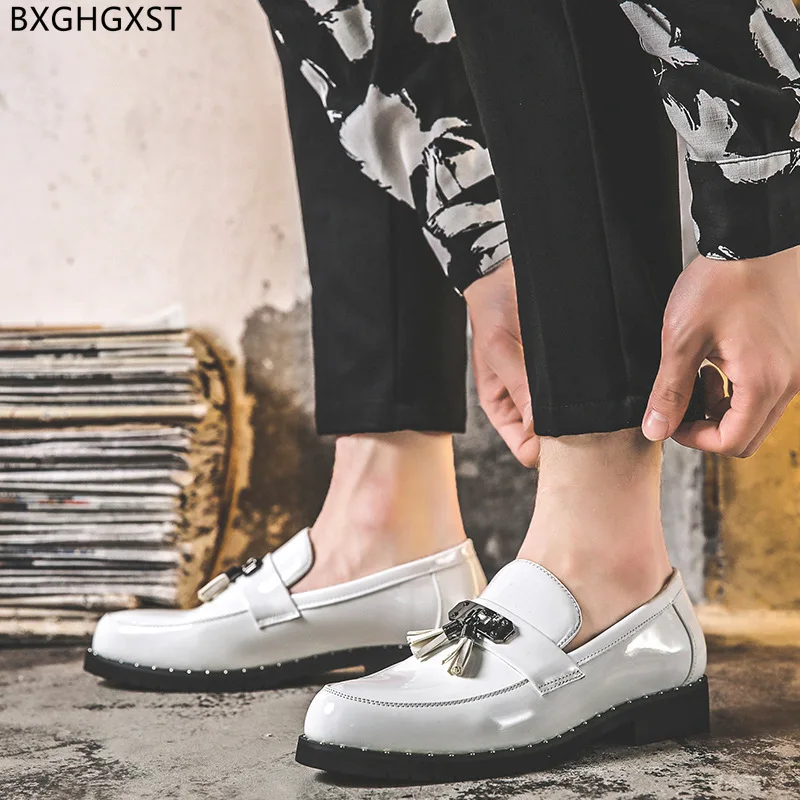 

Black Loafers Dress Shoes Mens Fashion White Patent Leather Shoes Men Formal Party Shoes for Men 2022 Zapatos Hombre Chaussure
