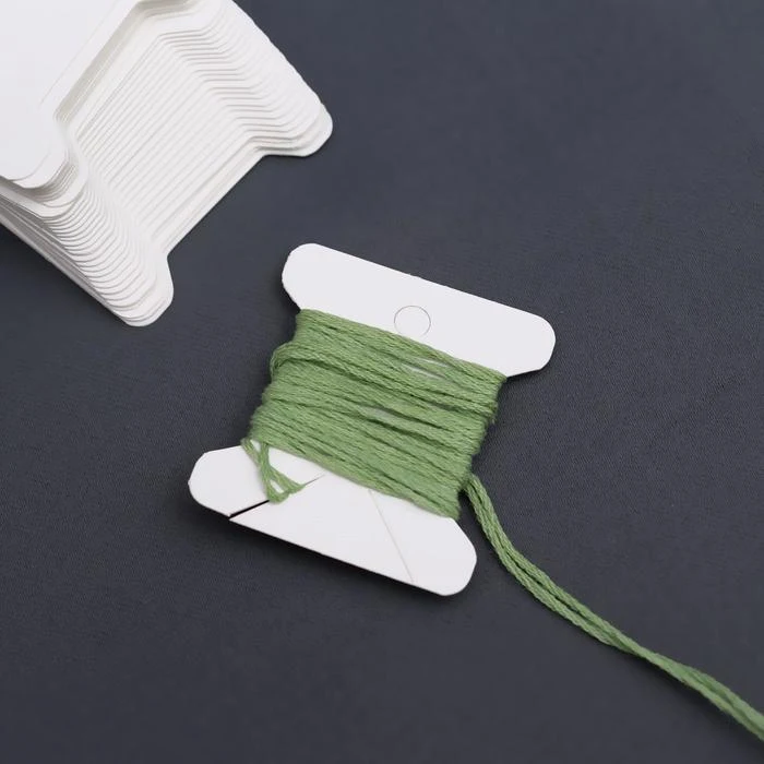 Органайзер для ниток мулине с бобинами 12 съёмных ячеек 19 6 × 13 2 3 см цвет