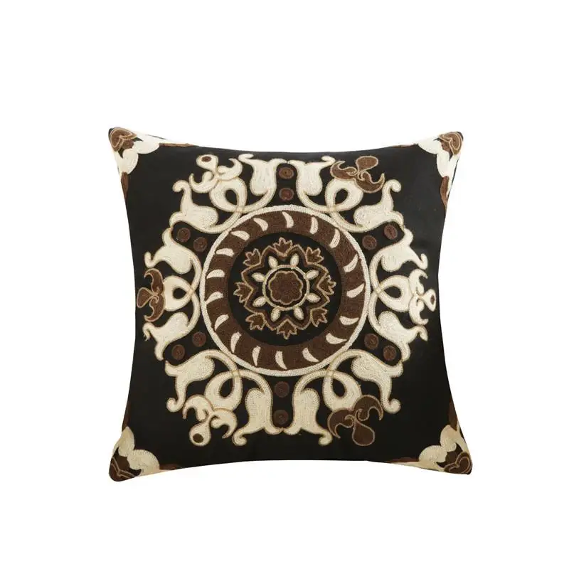 Декоративная подушка с вышивкой в виде бабочки 45 х45|Наволочки| |