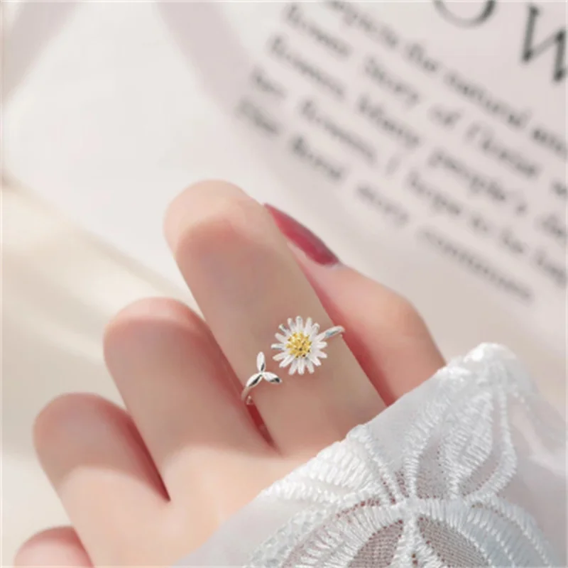 

Daisy Flower Rings for Women Adjustable Size Rings Fashion Party Jewelry Gift Wholesale