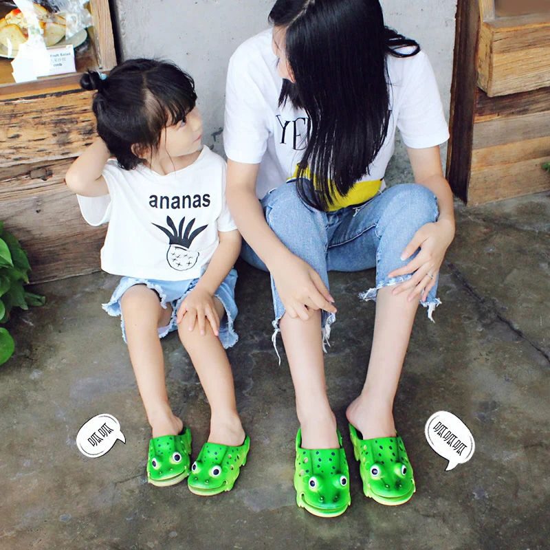 Сандалии Детские с мультяшным рисунком модные летние шлепанцы для сада