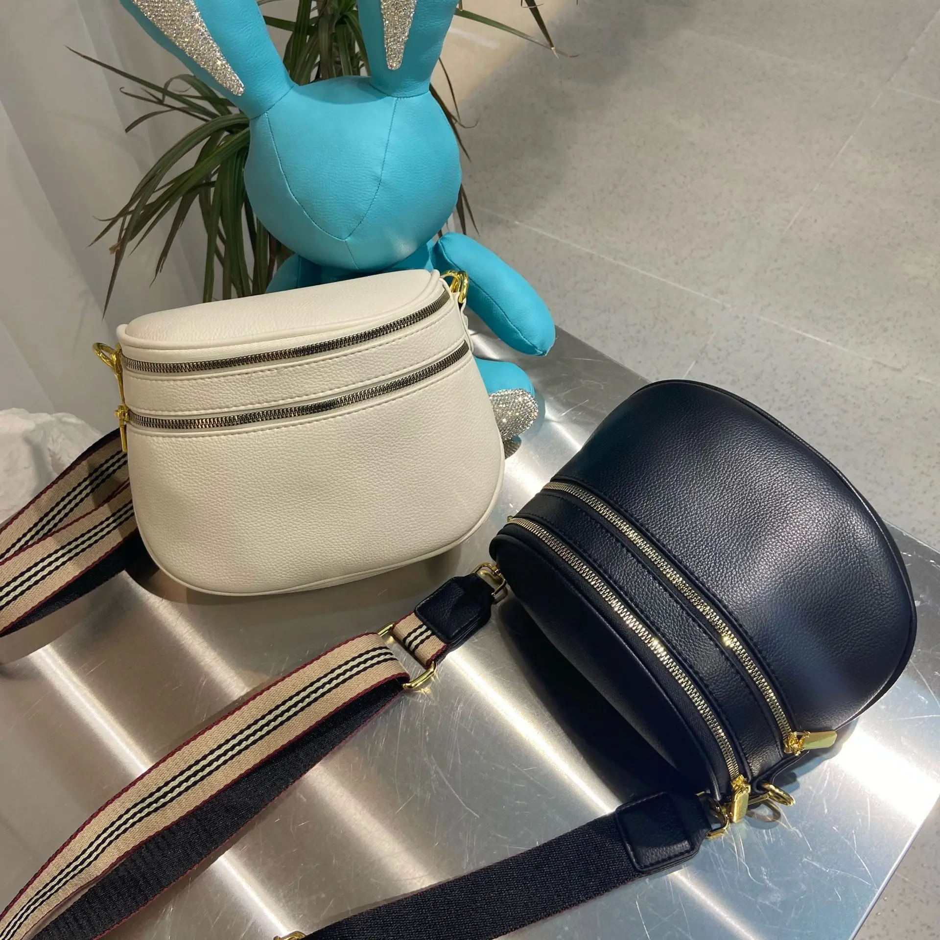 

Lady Shoulder Bag New Fashion Luxury Brand Designer Messenger Bags High-quality PU Leather Handbag All-match Crossbody Bags