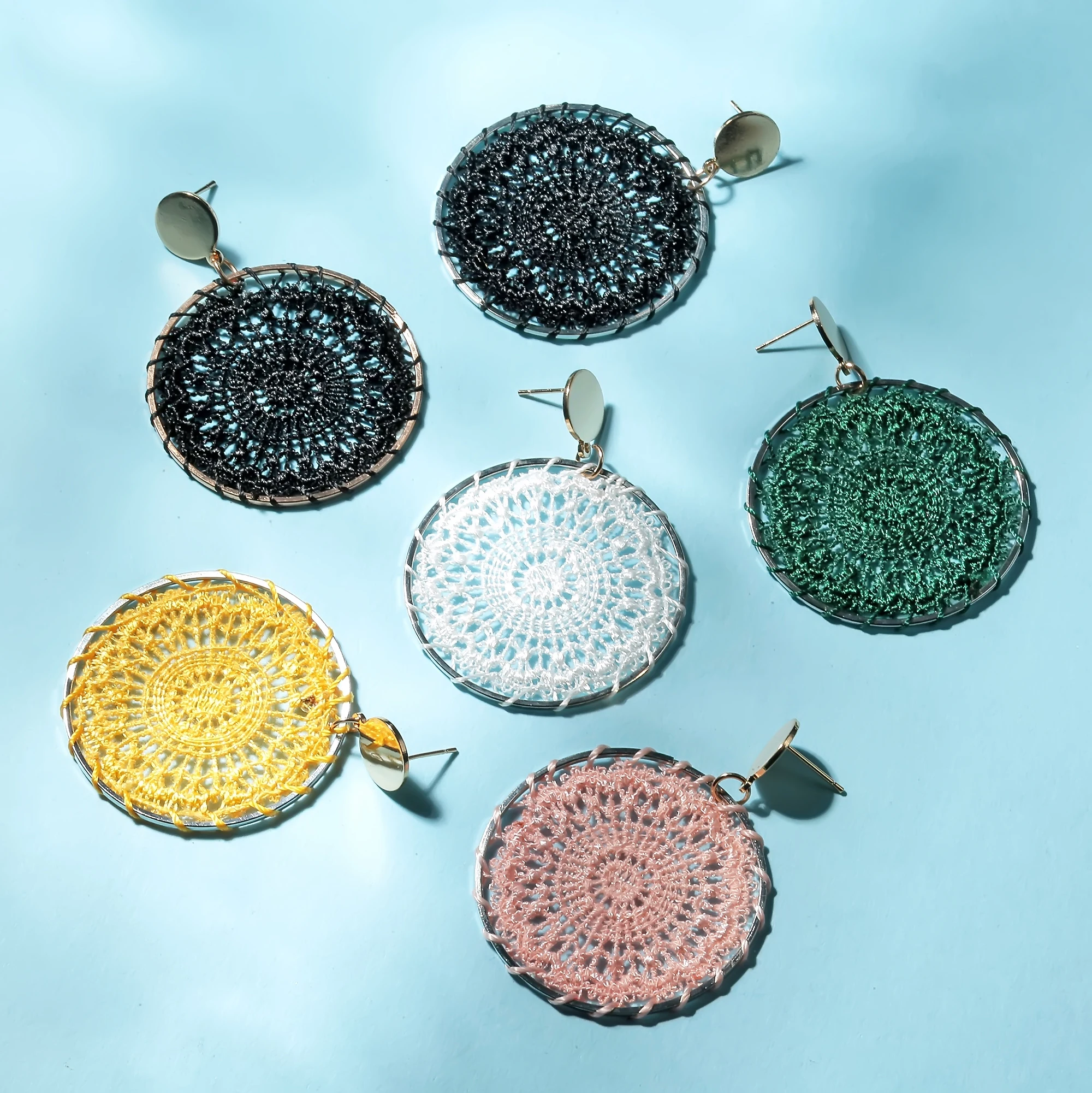 Золотые металлические круглые вязаные женские серьги круглая оправа из сплава