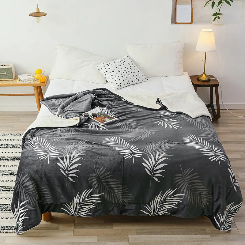 Коралловое флисовое утолщенное одеяло супермягкое теплое Фланелевое