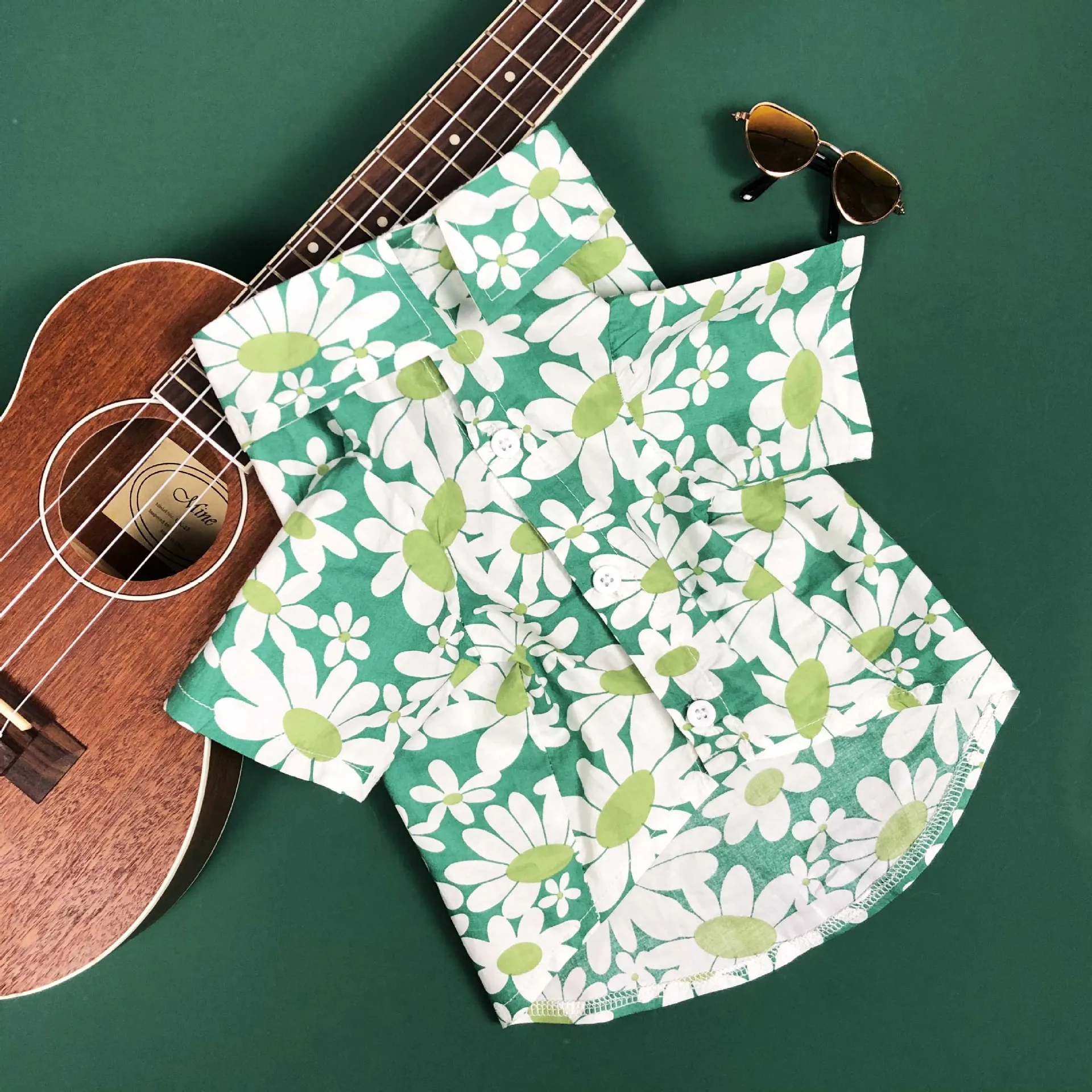 Летняя одежда для собак рубашка с принтом подсолнухов черная превосходная