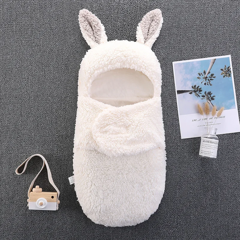 

0-6M Newborn Hug Quilt Autumn and Winter Thickened Hug Blanket Newborn Baby Anti Startle Swaddling Quilt for Babys Sleeping Bag