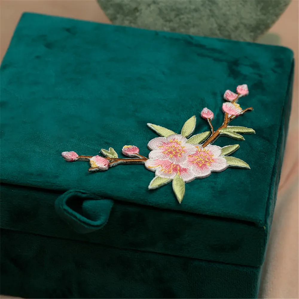 Вышитые аппликации для одежды аксессуары цветы | Дом и сад