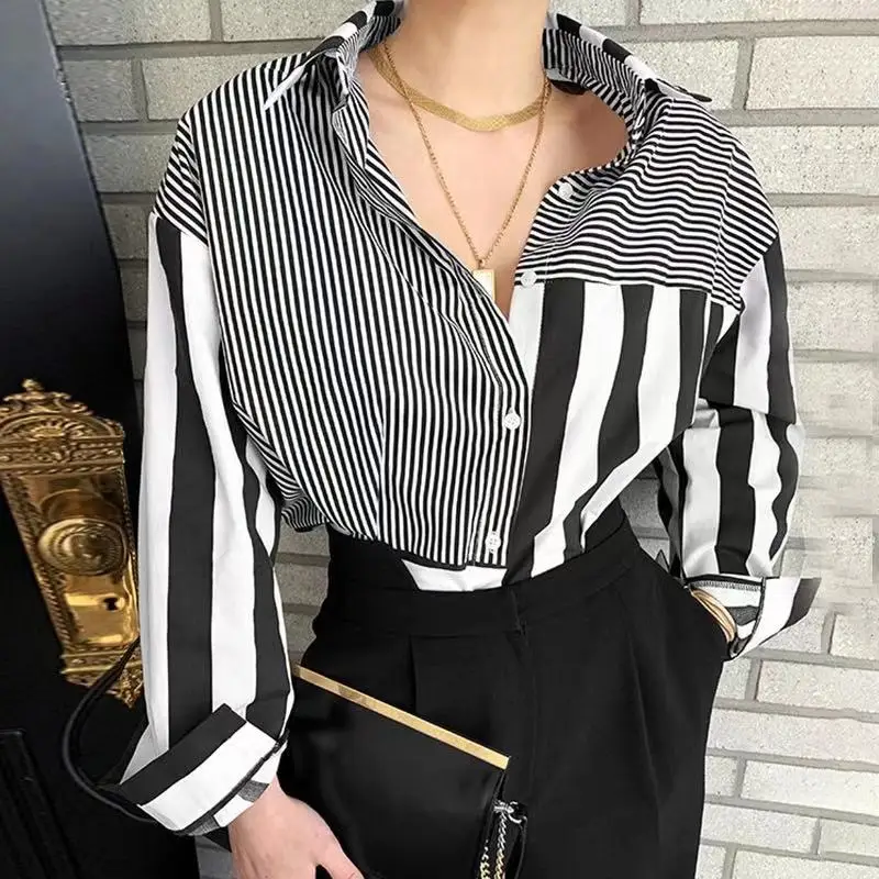 

Korean temperament lapel black and white contrast stripes loose all-match shirt shirt