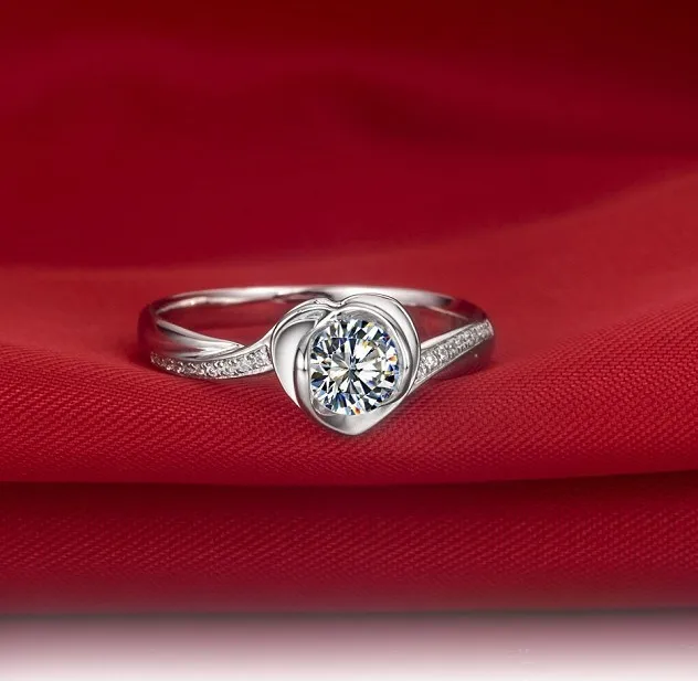 Розовое лепестковое моиссанитовое кольцо Тест Положительный C & бренд 0.5CT брак