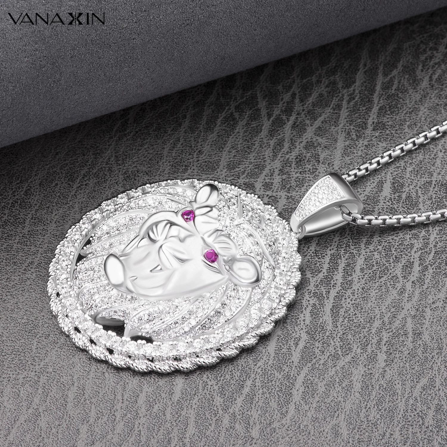 

VANAXIN Lion Head Round Paved Pendant&Necklace Animal King Vintage Gold/Silver Color Hiphop Chain For Men/Women Red CZ Eye Box