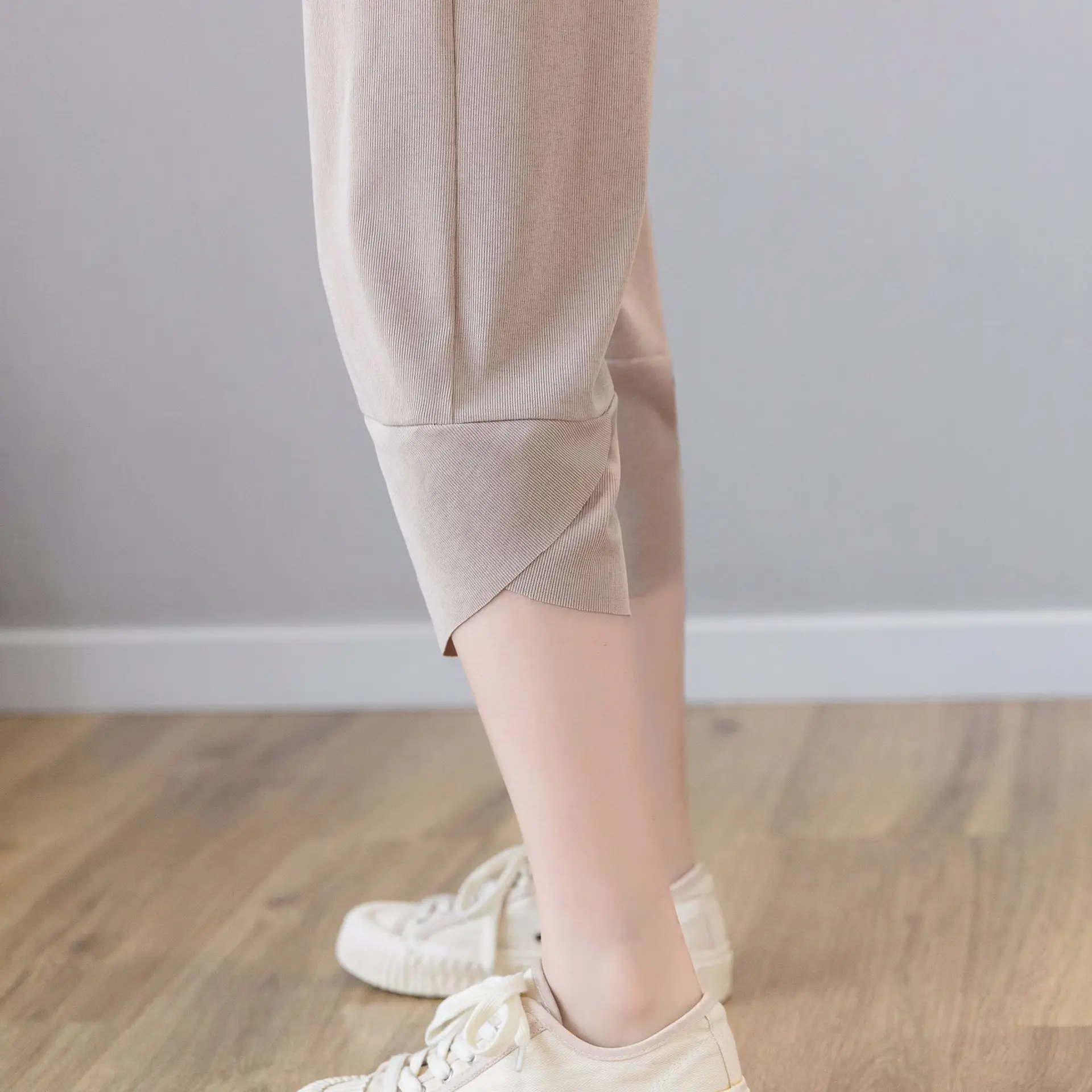 

Summer New Seven-point icy pants Comfortable loose Harem pants Version plus fat Size female leggings breathable Sports pants New
