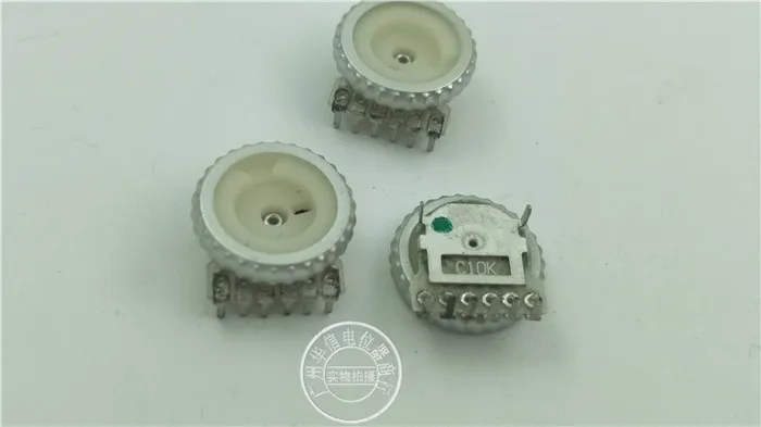 

Оригинальный новый 100% K1010G0AV1C103P 15 мм * 3 мм Серебряный 6pin циферблат потенциометра C10K (переключатель)