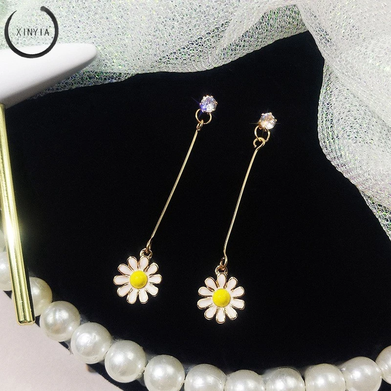 

Korea Simple Daisy Sun Flower Pendant Earrings Earrings JR1179