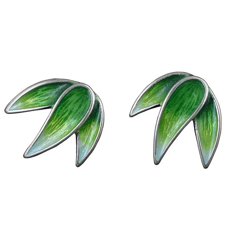 

Женские серьги-гвоздики из серебра 2021 пробы с эмалью